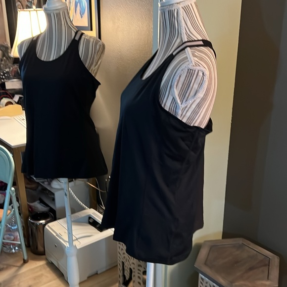 Nike, dri-fit tank XL, UIGC - Picture 3 of 5